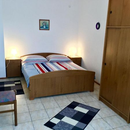 Apartment Ivo Vinišće Exterior foto